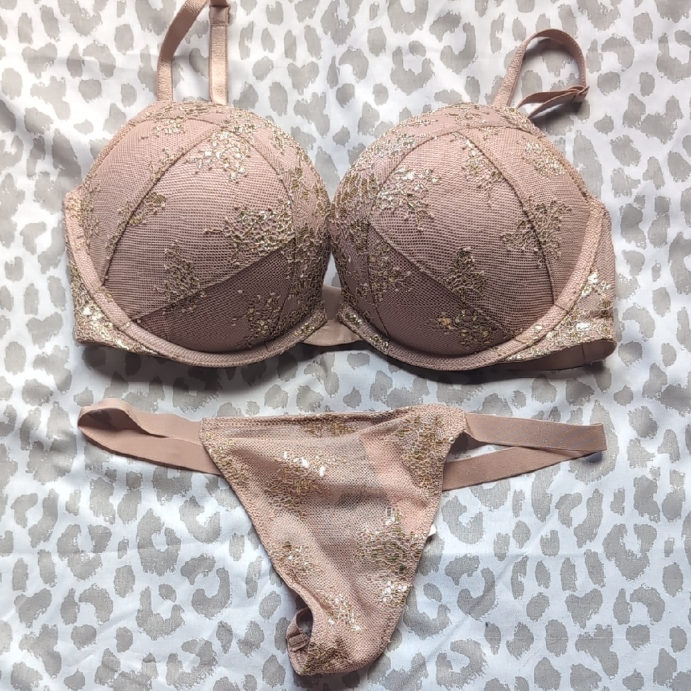 Victoria's Secret Pink and Gold Bra Set